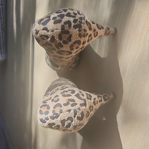 Leopard Heels - Picture 3 of 5